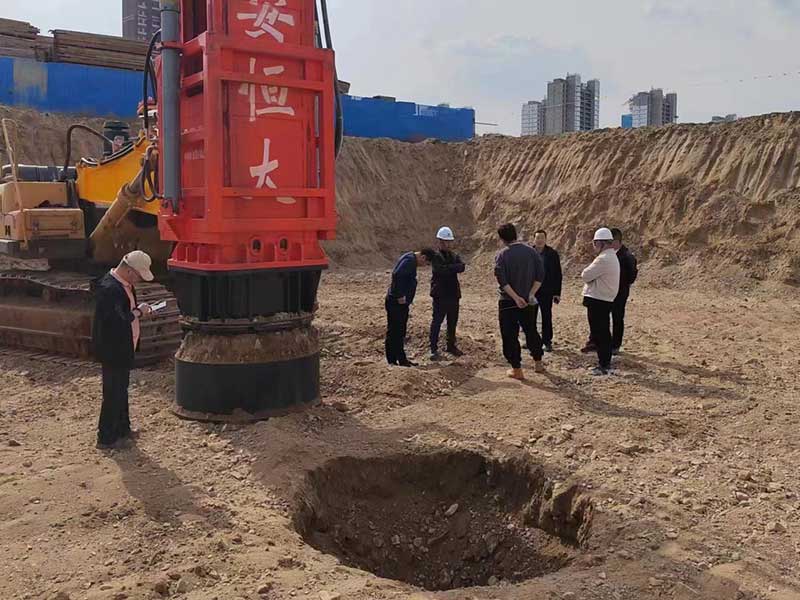 高速液壓夯實機HC150助力江蘇南京萬科城樓盤房建地基基礎夯實處理 高速液壓夯實機HC150助力江蘇南京萬科城樓盤房建地基基礎夯實處理